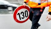 Die Grünen fordern, auf den Autobahnen ein generelles Limit von 130 Kilometern pro Stunde einzuführen - zum 1.