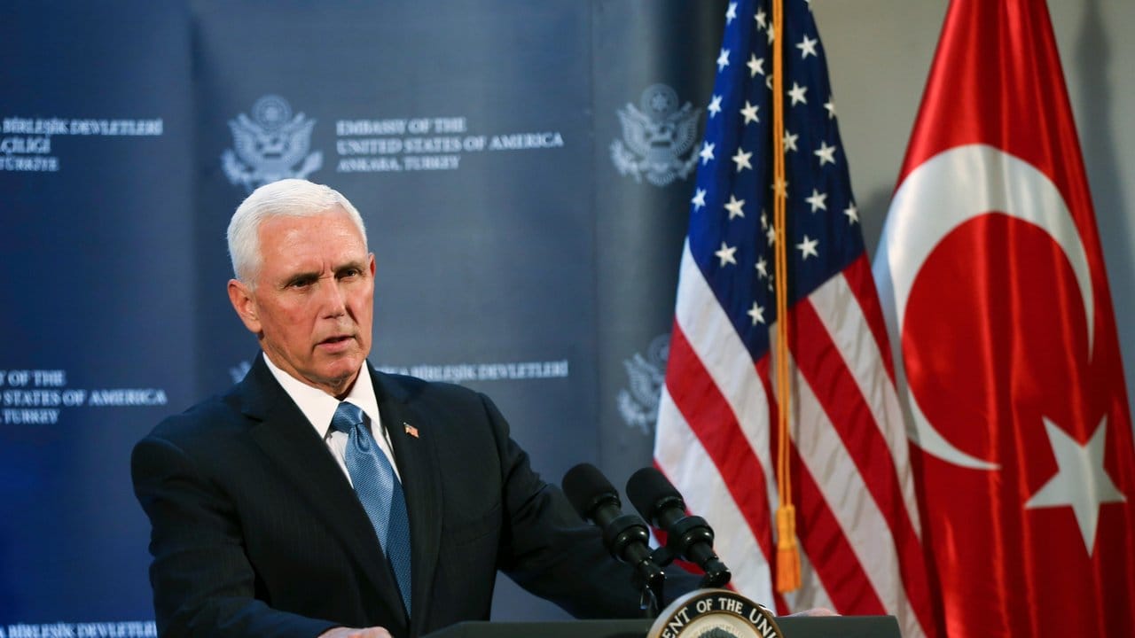 US-Vizepräsident Mike Pence verkündigt die Einigung auf eine Waffenruhe in Nordsyrien.