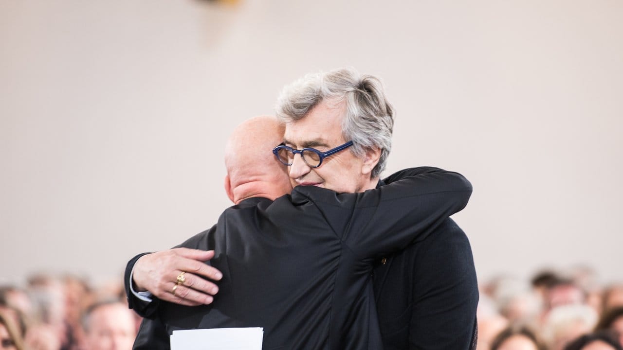 Der Preisträger und sein Laudator: Sebastião Salgado und Wim Wenders.
