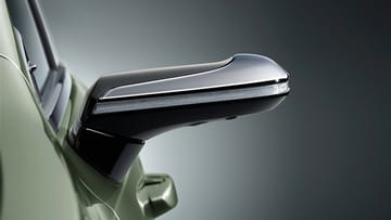 Kamerarückspiegel am Lexus ES: Türkamera plus Monitor ersetzen in Neuwagen die Außenspiegel.