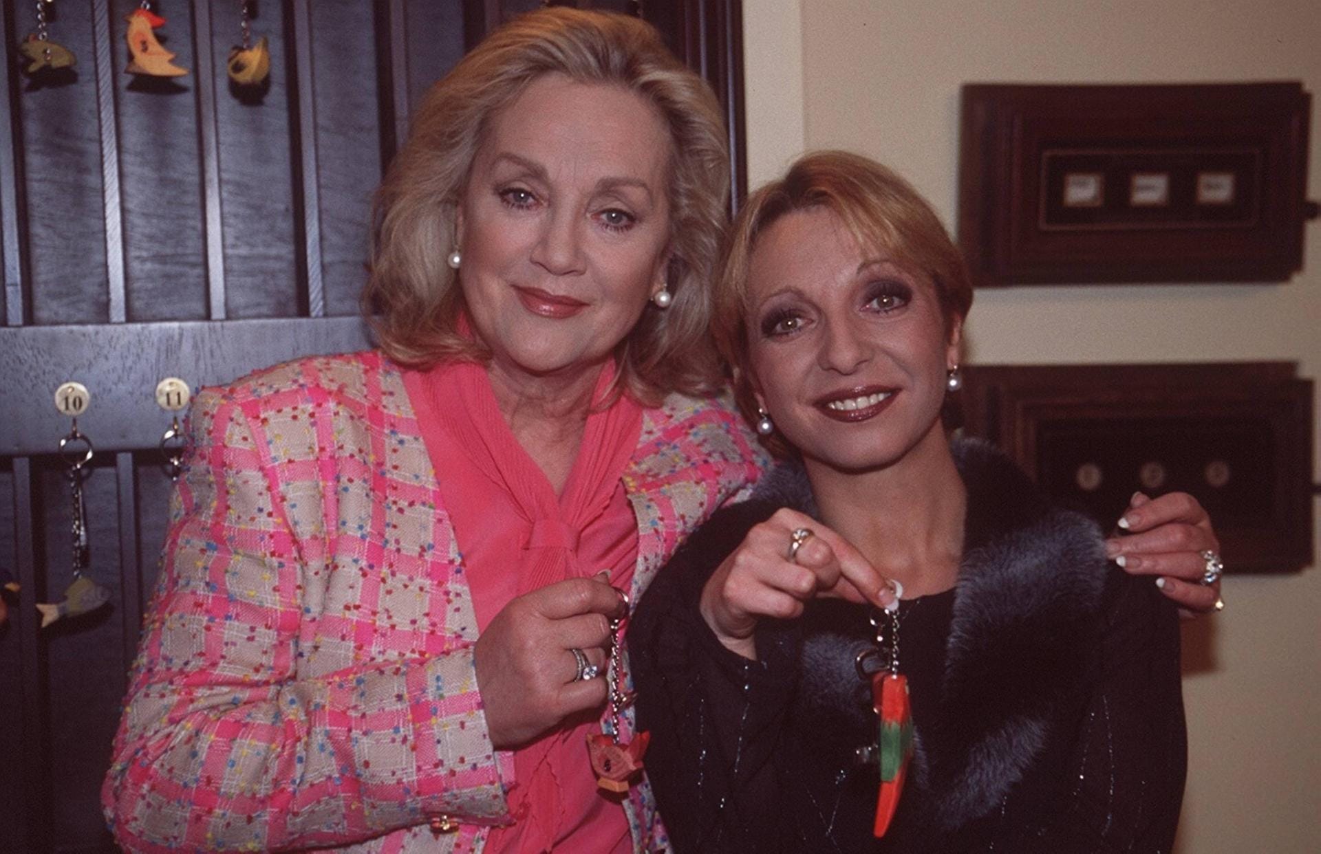 1999: Manon Strache mit Doris Kunstmann.