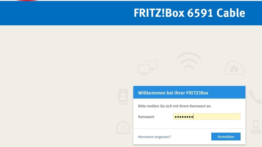 Öffnen Sie zuerst einen Browser auf Ihrem Rechner oder Smartphone. Geben Sie nun in der Adressleiste die IP-Adresse Ihres Routers ein. Für gewöhnlich lautet diese 192.168.0.1 oder 192.168.1.1. Bei einer Fritzbox können Sie auch "http://fritz.box" tippen. Loggen Sie sich dann mit Ihren Anmeldedaten ein. Diese Informationen finden Sie entweder auf dem Gerät oder in dessen Anleitung.