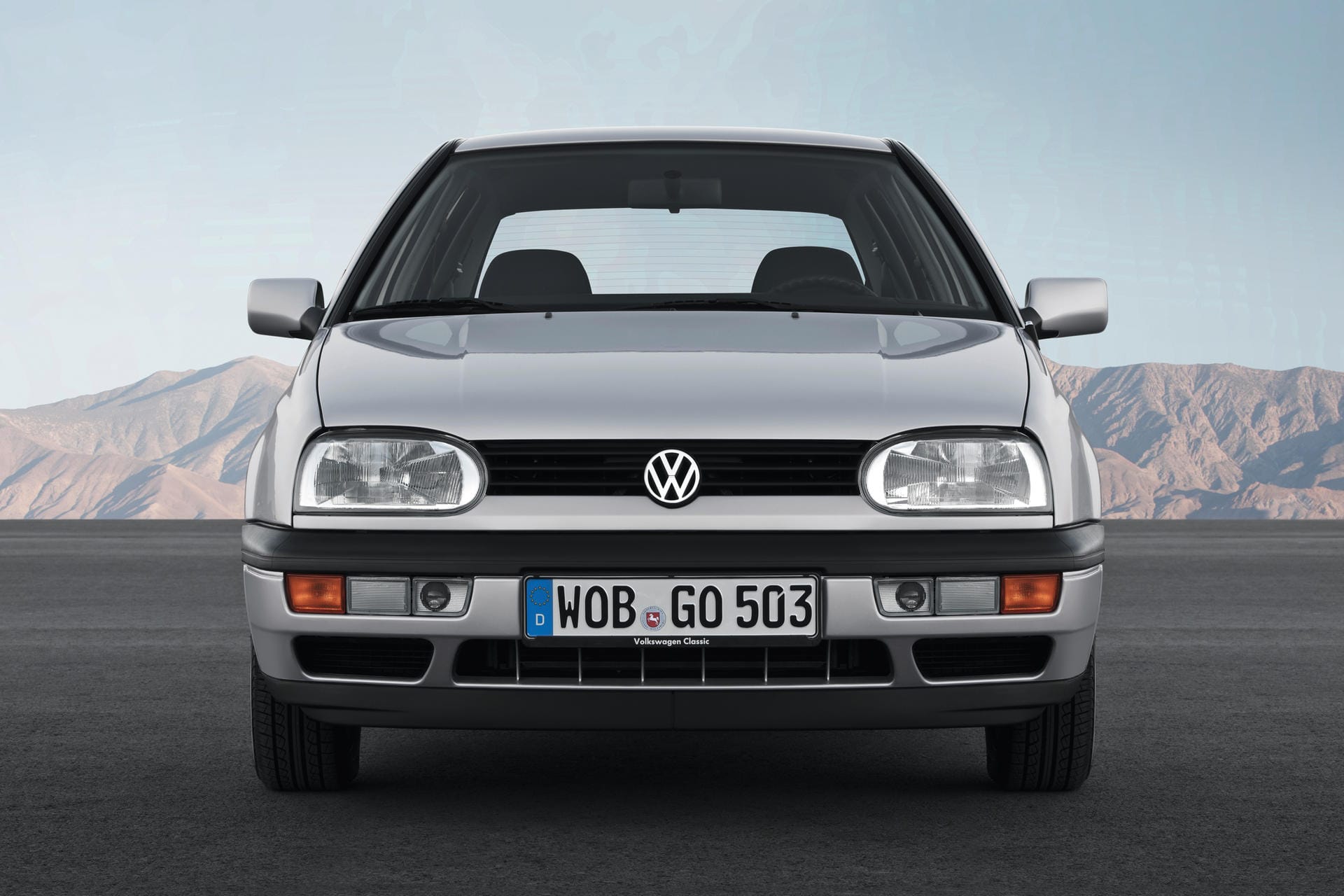 Der Golf III: Mit der dritten Golf-Generation startet eine Sicherheitsära bei Volkswagen. Der Golf III wird von 1991 bis 1996 produziert.