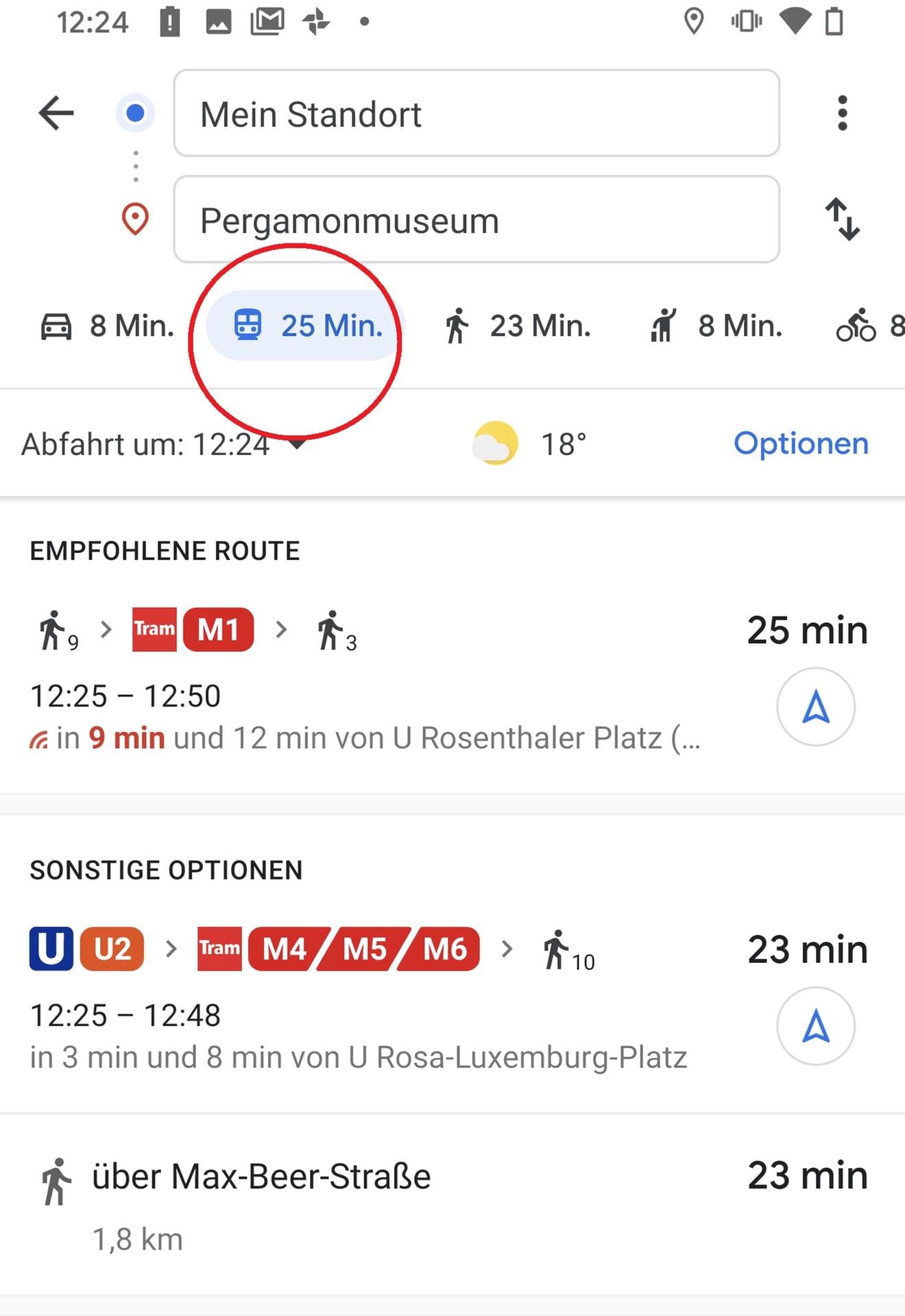 Anschließend tippt man auf das Zug-Symbol. Google Maps zeigt nun an, welche ÖPNV-Route am schnellsten zum Ziel führt – und wie man zur jeweiligen Haltestelle kommt.