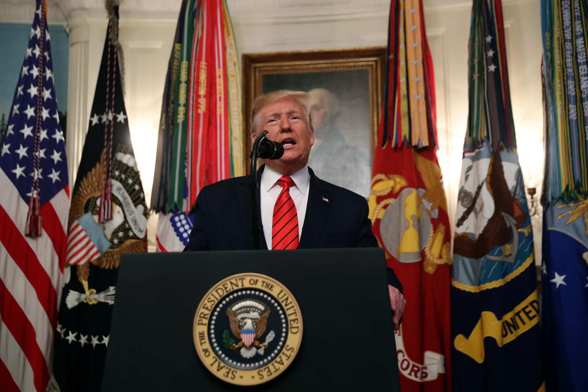 US-Präsident Donald Trump hält eine Ansprache im Weißen Haus. Er gibt bekannt, dass der Chef der Terrormiliz Islamischer Staat (IS), Abu Bakr al-Bagdadi, in Syrien getötet wurde.