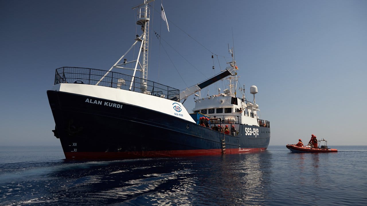 Das Seenotrettungsschiff "Alan Kurdi" Ende Juni im Mittelmeer.