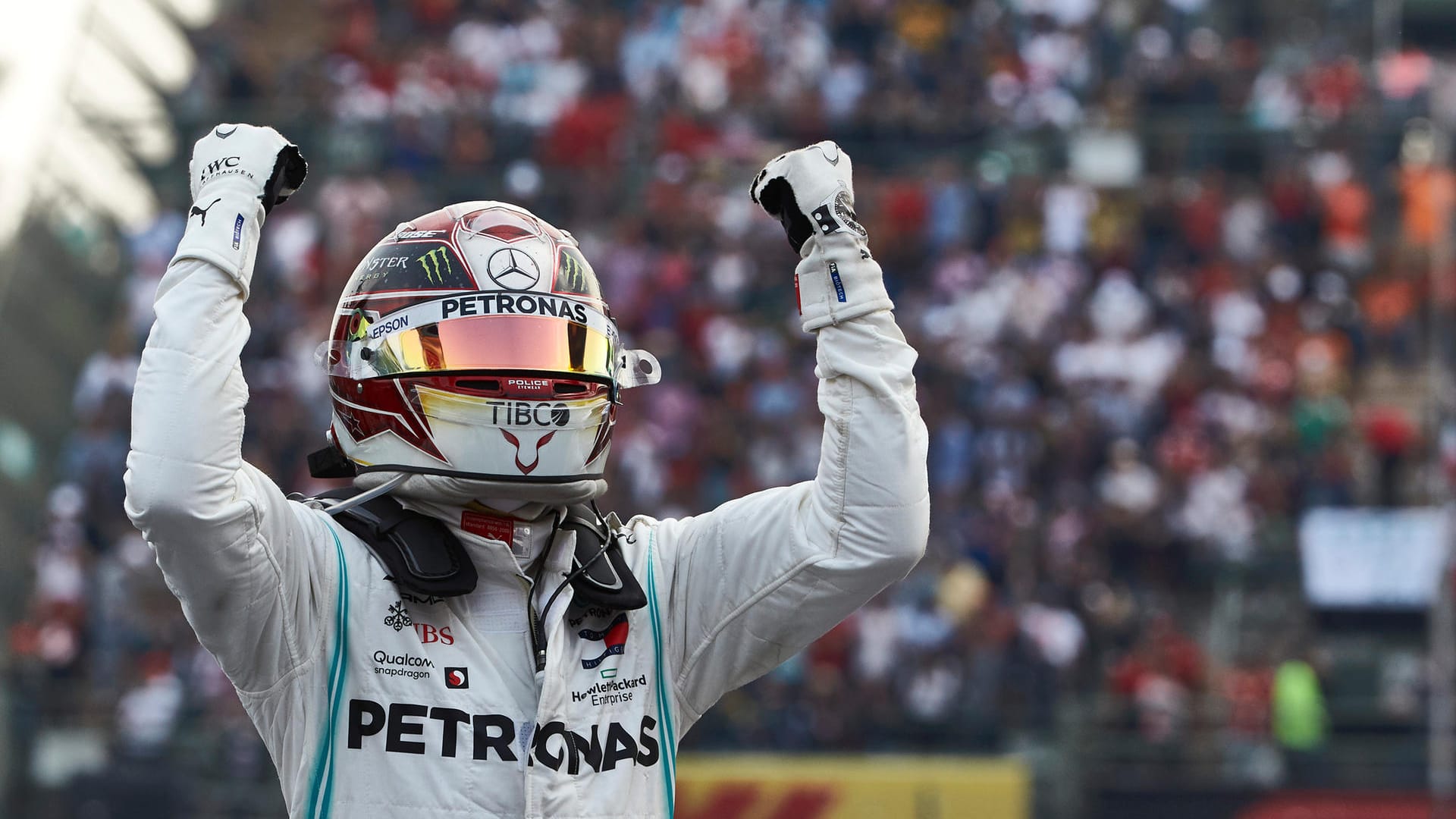 La Gazzetta dello Sport (Italien): "Und es sind 83. Lewis Hamilton hört nie auf. Auch in einem schwierigen Rennen wie in Mexiko fand er gegen die anscheinend stärkeren Ferrari und Red Bull seinen Weg so, wie nur er es kann."