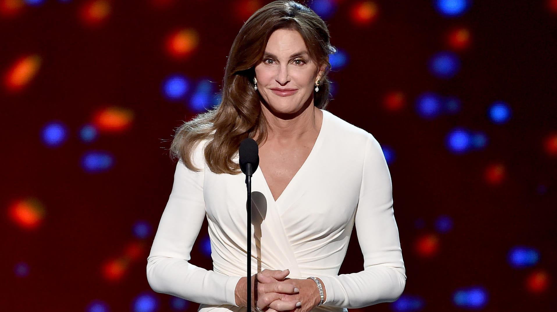 Juni 2015: Caitlyn Jenner gibt bekannt, dass sie nun eine Transfrau ist.