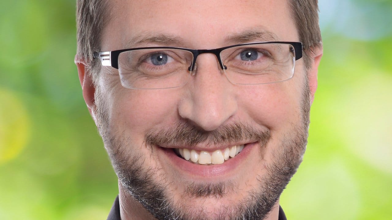 Harald Seitz ist Ernährungswissenschaftler und Sprecher des Bundeszentrums für Ernährung (BZfE). Harald Seitz ist Ernährungswissenschaftler und Sprecher des Bundeszentrums für Ernährung (BZfE).