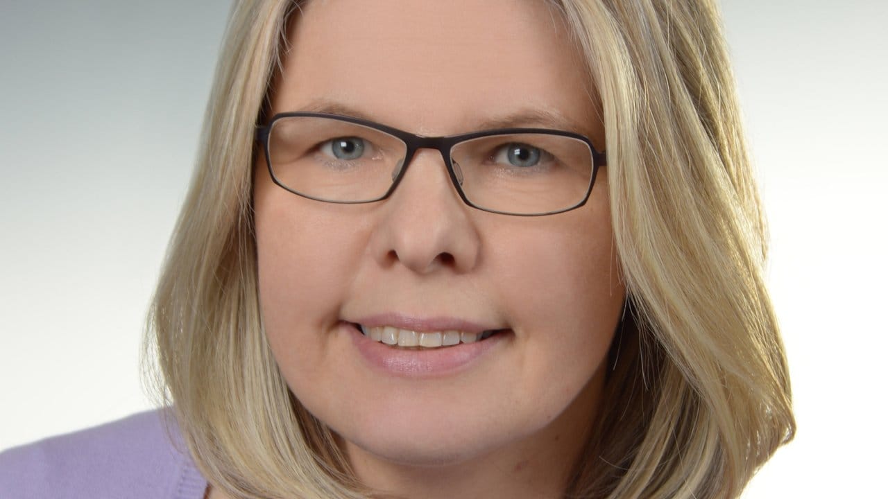 Sabine Offenborn ist Diätassistentin und Kochbuchautorin. Sabine Offenborn ist Diätassistentin und Kochbuchautorin.