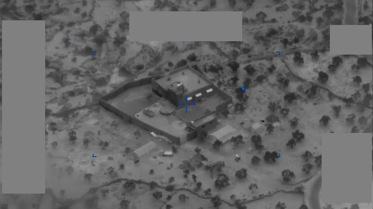 Luftaufnahme aus Syrien: Das Foto zeigt die die Unterkunft von Abu Bakr al-Bagdadi vor dem Einsatz.