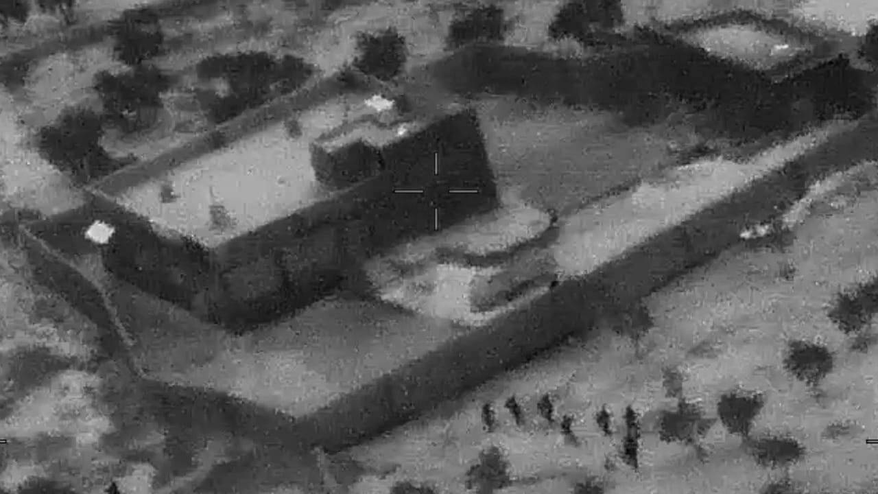 Luftaufnahme aus Syrien: Das US-Einsatzkommando nähert sich dem Unterschlupf des IS-Chefs.