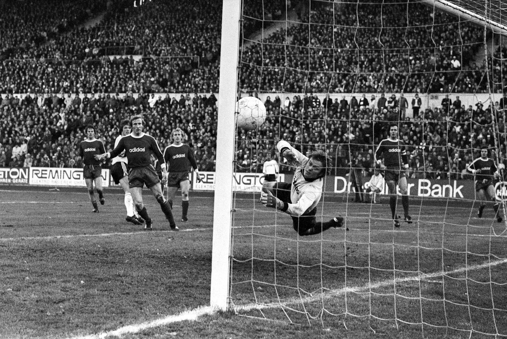 22. November 1975: 0:6 bei Eintracht Frankfurt.