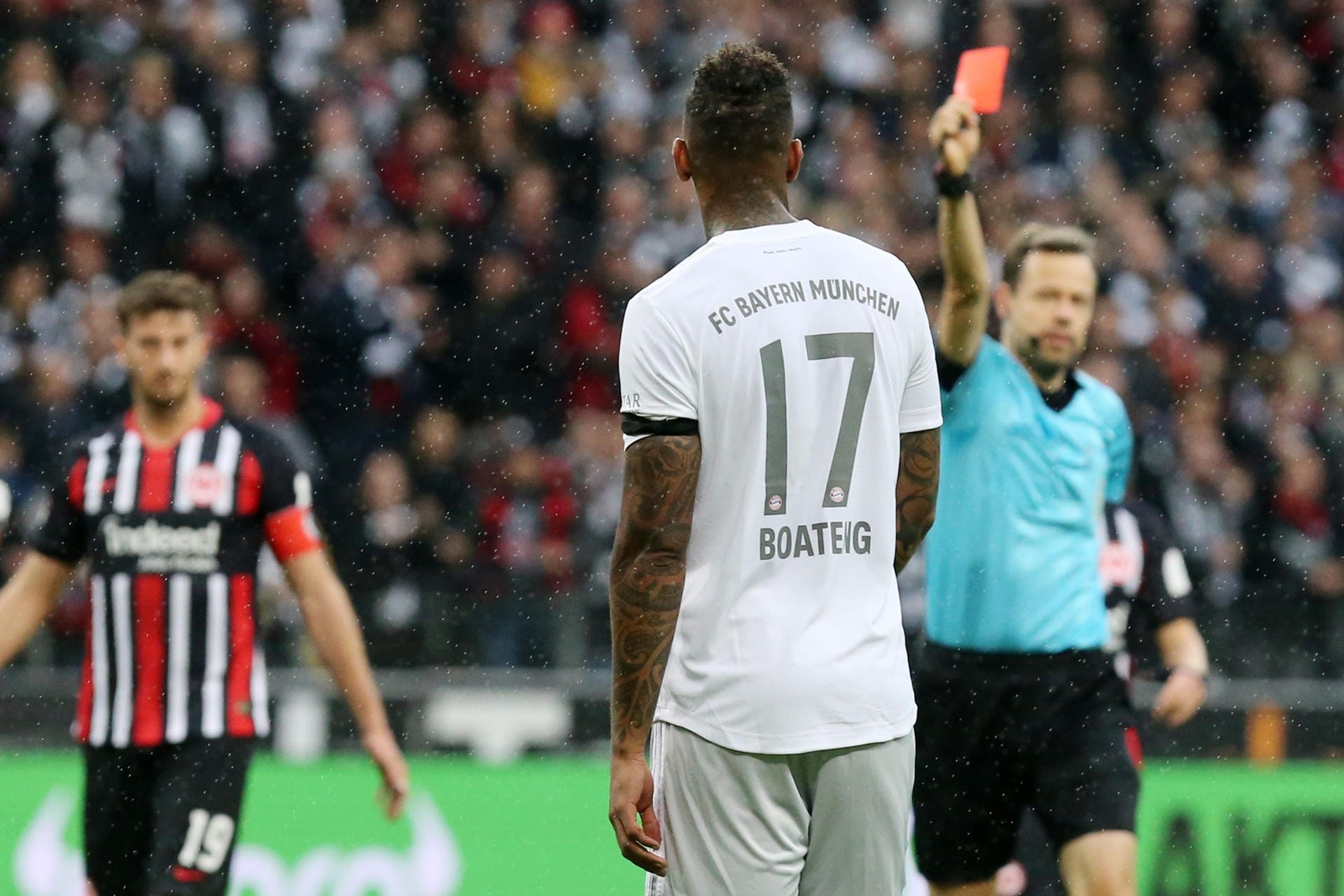 Sport (Spanien): "Boateng liefert Bayern in die Hände der Eintracht aus" Sport (Spanien): "Boateng liefert Bayern in die Hände der Eintracht aus"