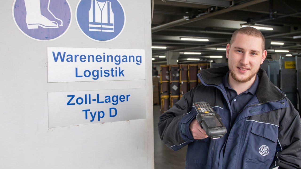 Als angehender Kaufmann für Spedition und Logistikdienstleistungen ist Luca Guerel bei der Firma ITG für den optimalen Transport von Waren zuständig.