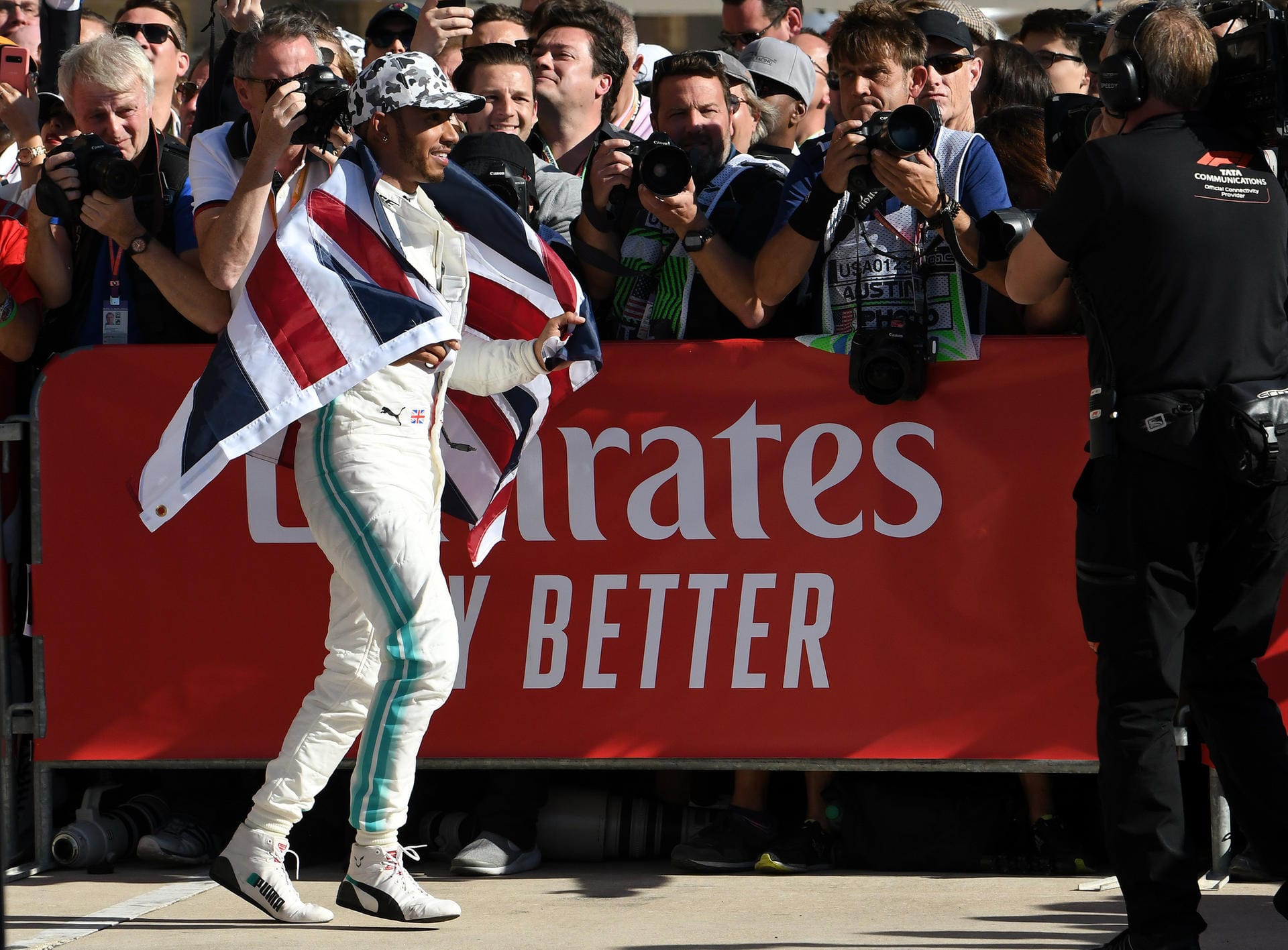 "The Times" (Großbritannien): "Selbstredend ist Hamiltons Platz in der Geschichte. Er hat seinen Platz im Pantheon der sportlichen Größen bestätigt, nicht nur in der Formel 1. Seine bemerkenswerte Leistung ist nun für immer in die Rekordbücher eingebrannt, ohne dass ein Ende dazu in Sicht ist, was er erreichen kann."