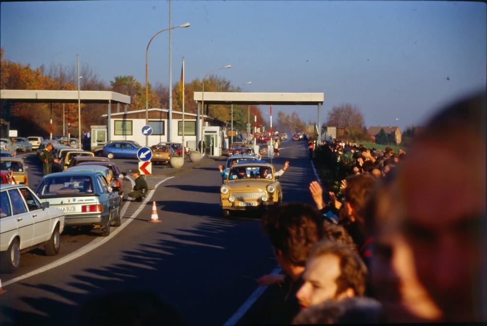 Rund 16 Autos passierten ab 1972 den Grenzübergang Worbis/Duderstadt in Richtung DDR: Tausende wollten nach der Grenzöffnung in die Bundesrepublik.