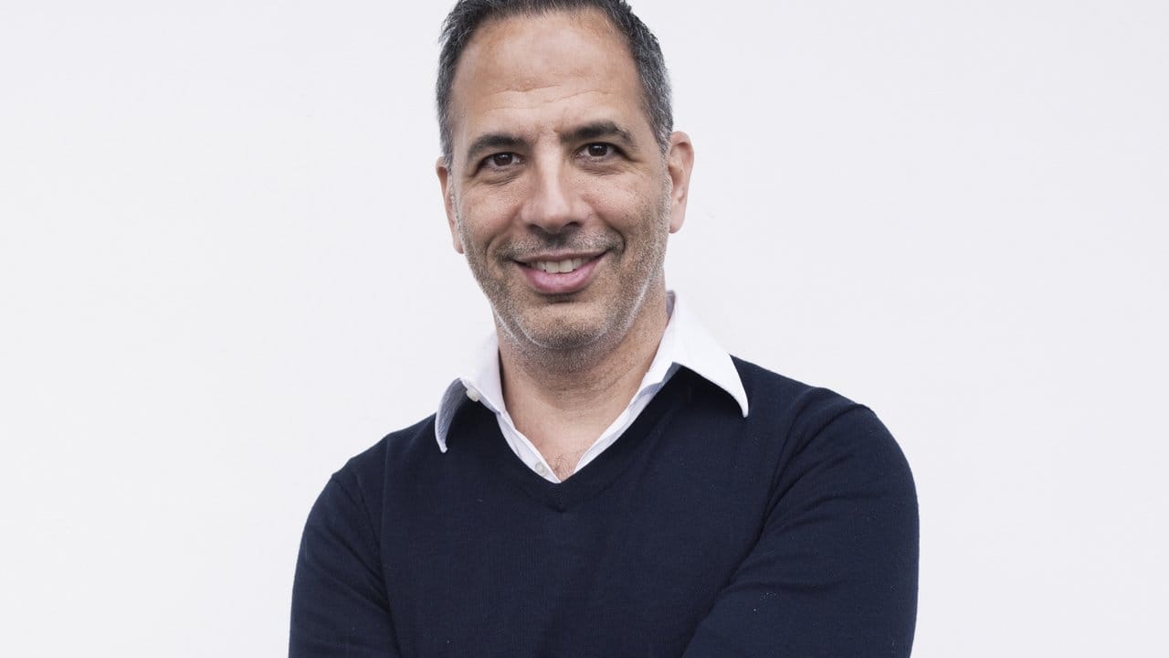 Yotam Ottolenghi ist Starkoch und Kochbuchautor.