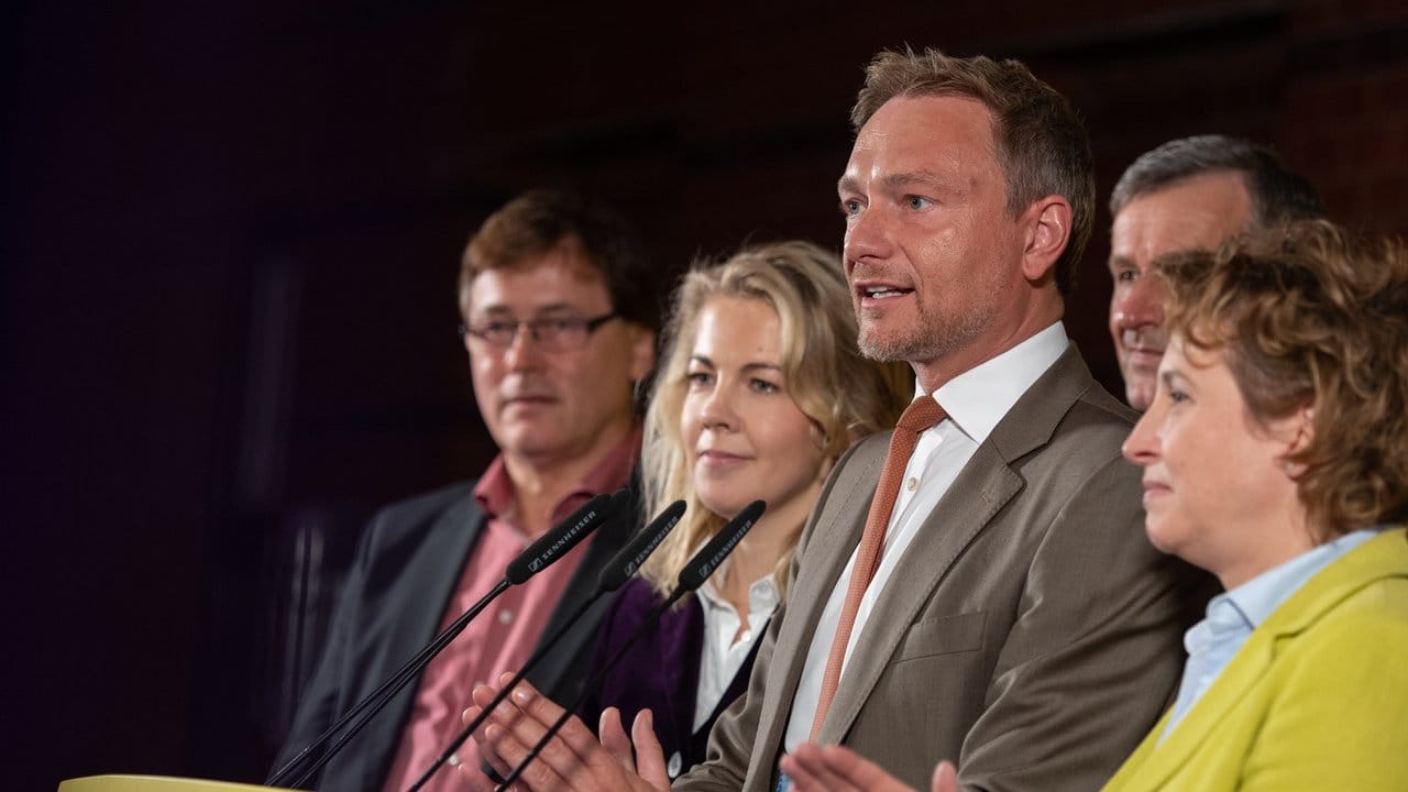 Verhaltene Reaktion direkt nach der Landtagswahl: FDP-Chef Christian Lindner kommentiert die Hochrechnungen.
