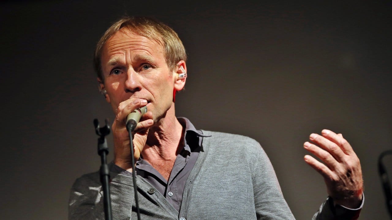 Norbert Leisegang und seine Band Keimzeit eckten mit "Irrenhaus" an. Norbert Leisegang und seine Band Keimzeit eckten mit "Irrenhaus" an.