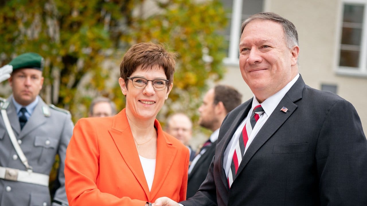 Verteidigungsministerin Kramp-Karrenbauer empfängt US-Außenminister Pompeo in Berlin.