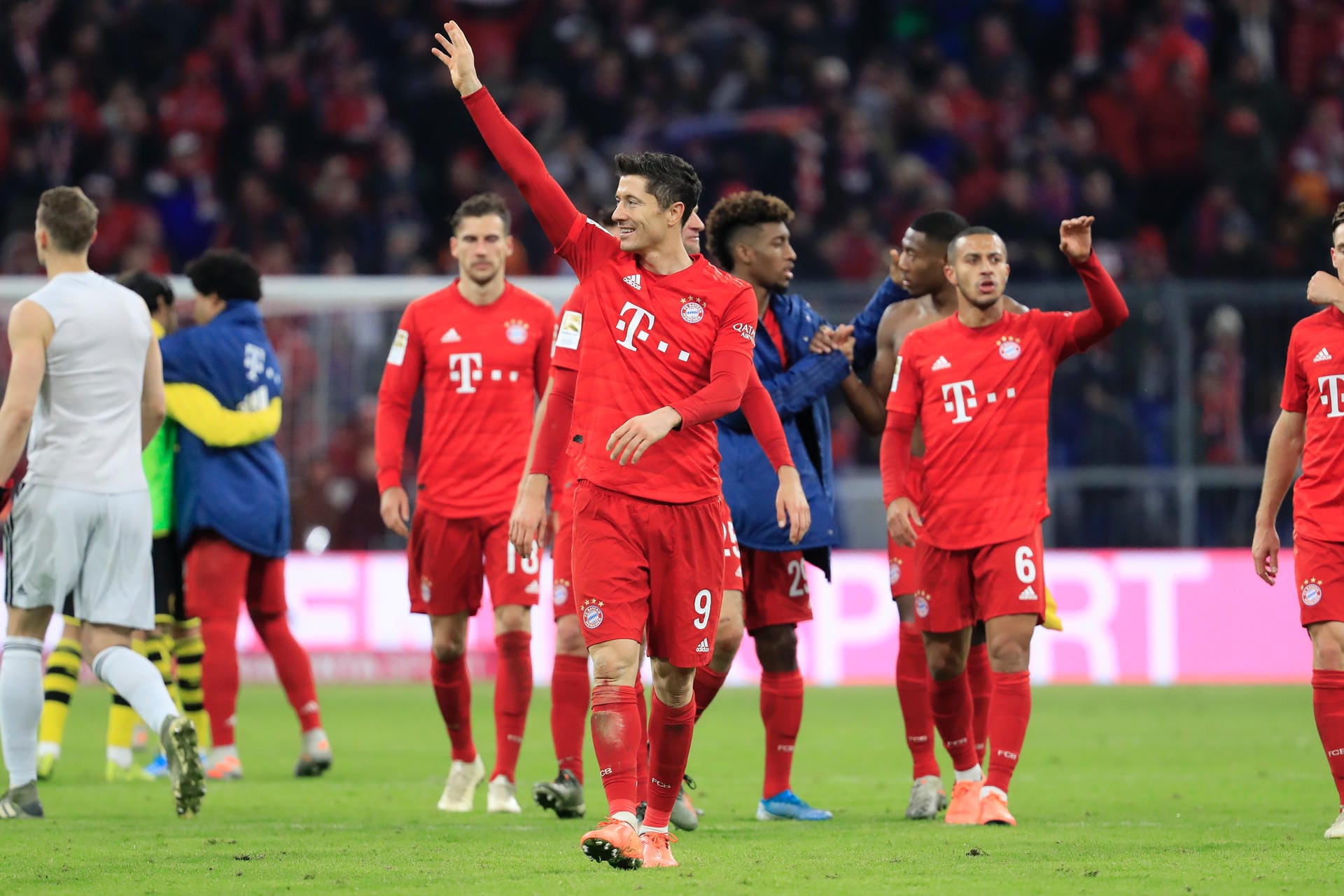 La Gazetta dello Sport (Italien): "Bayern gewinnt gegen Dortmund mit 4:0. Die übliche Lewa-Show bestätigt Flick."