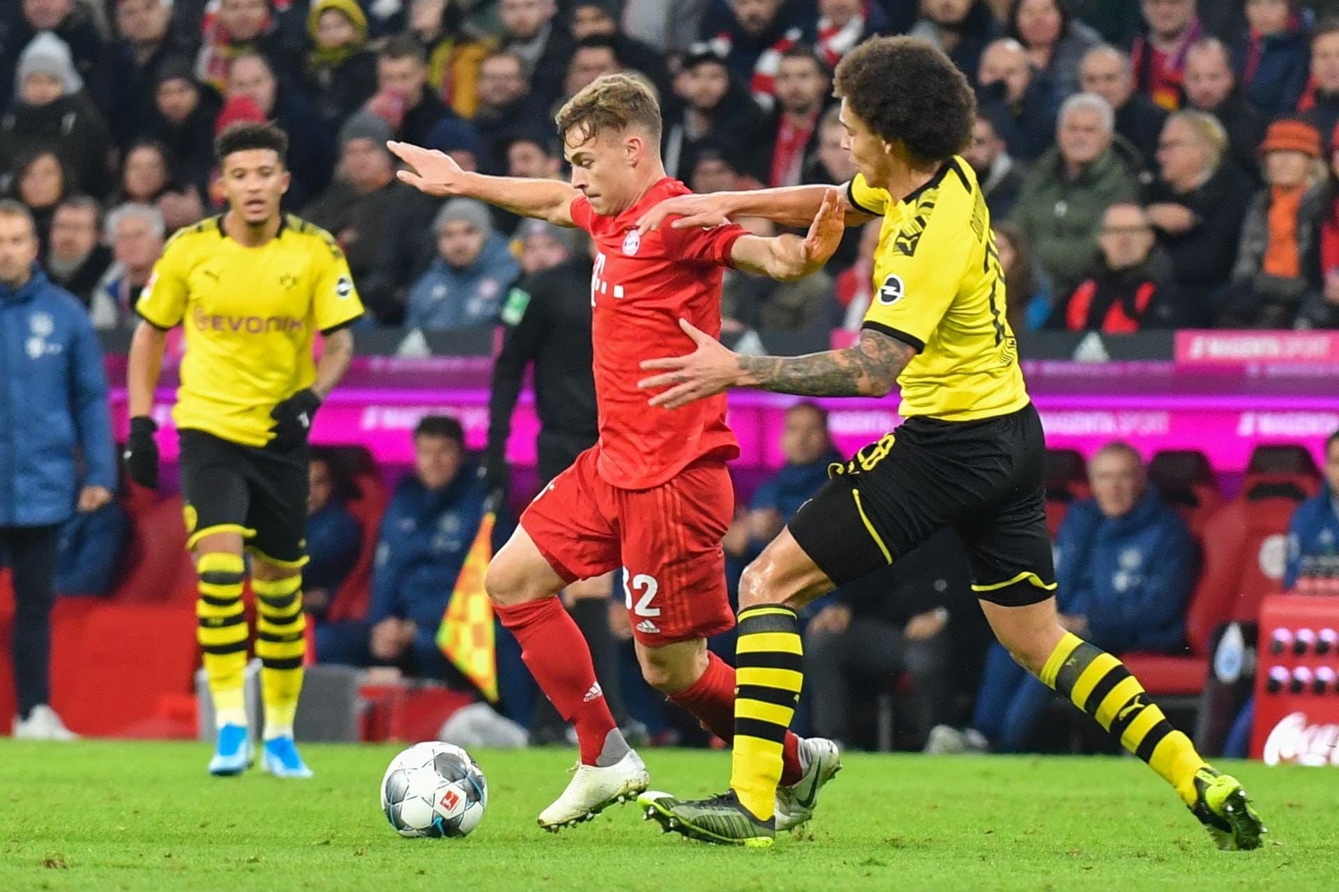 Kronen Zeitung (Österreich): "Bayern überrollt Dortmund im deutschen Clasico."