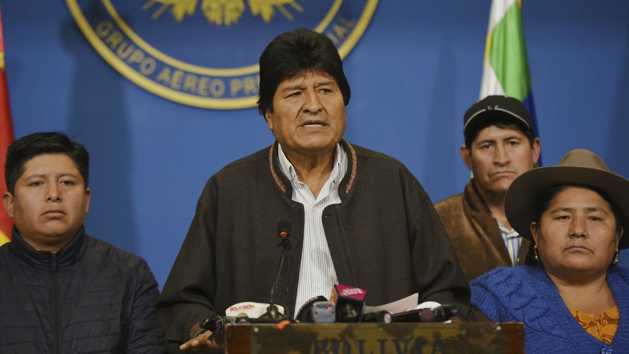 Nach wochenlangen massiven Protesten hat Boliviens Staatspräsident Evo Morales seinen Rücktritt angekündigt.