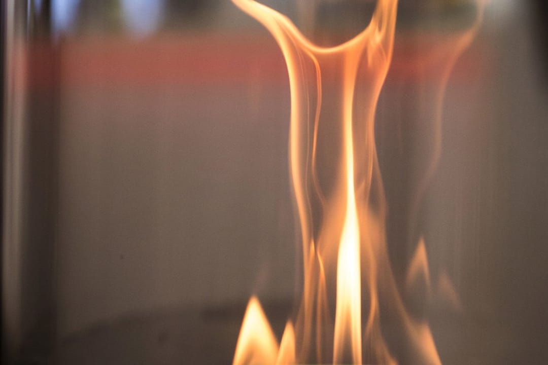 Ethanolkamine sind keine Feuerstätten, sondern Dekoration in der Wohnung.