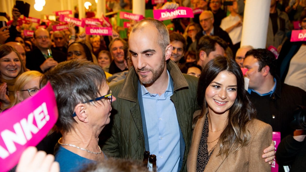 Belit Onay bei der Wahlparty im Alten Magazin in Hannover.