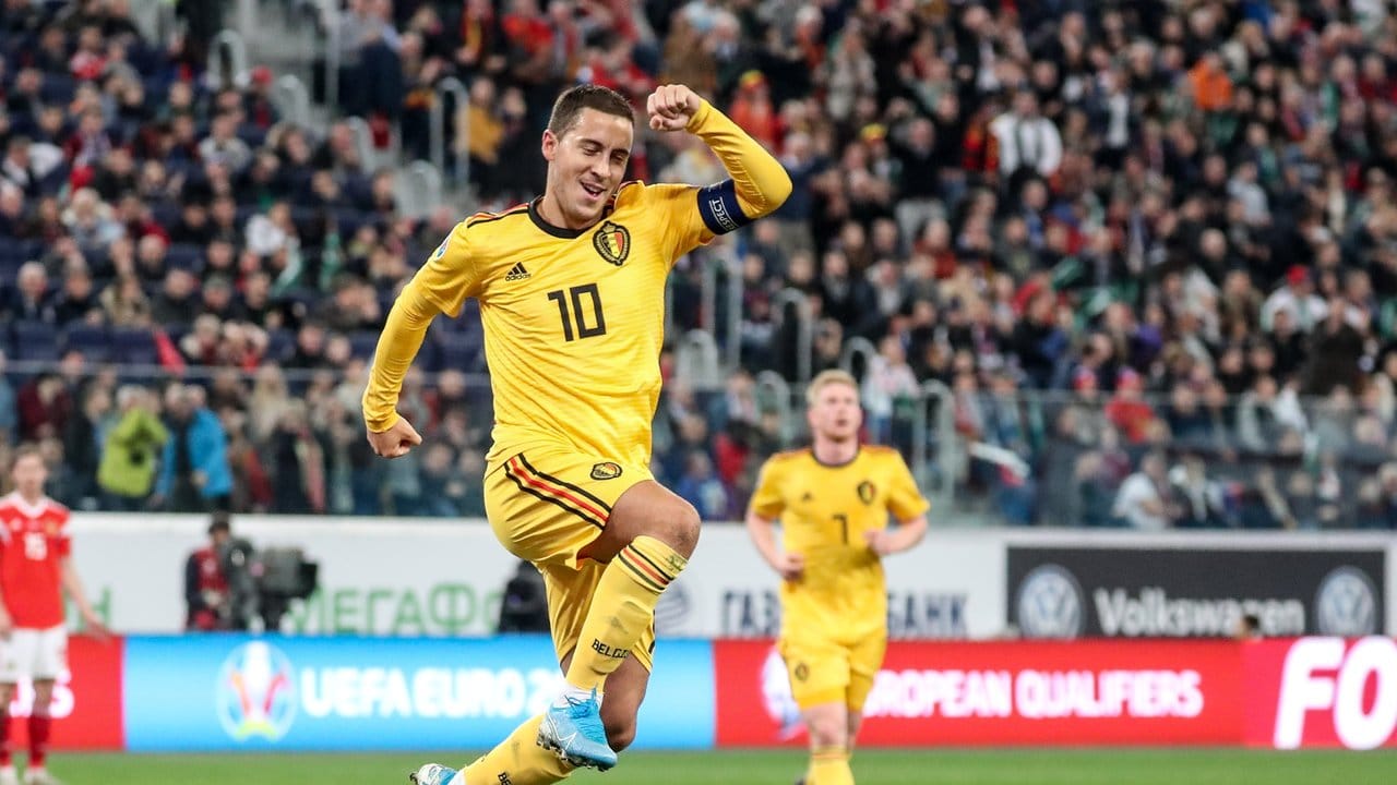 Eden Hazard aus Belgien feiert sein Tor zum 2:0 gegen Russland.