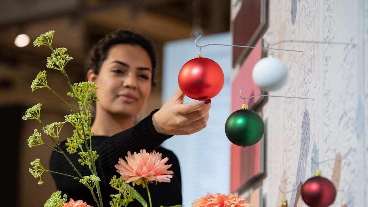 November 2019: Natürliche und klassische Farben sind bei der Weihnachtsdekoration nie out.