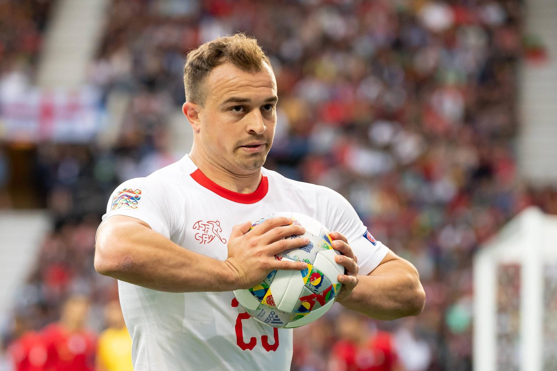 Ist da noch Luft nach oben? Mit Sicherheit. Das Schweizer Nationalteam um Xherdan Shaqiri holte sich zwar in Gruppe D Platz eins, musste aber lange zittern. Coach Vladimir Petkovic gilt nicht als unumstritten, wird aber voraussichtlich das Team im kommenden Jahr betreuen. Auch hier ist das Ziel klar das Überstehen der Vorrunde.