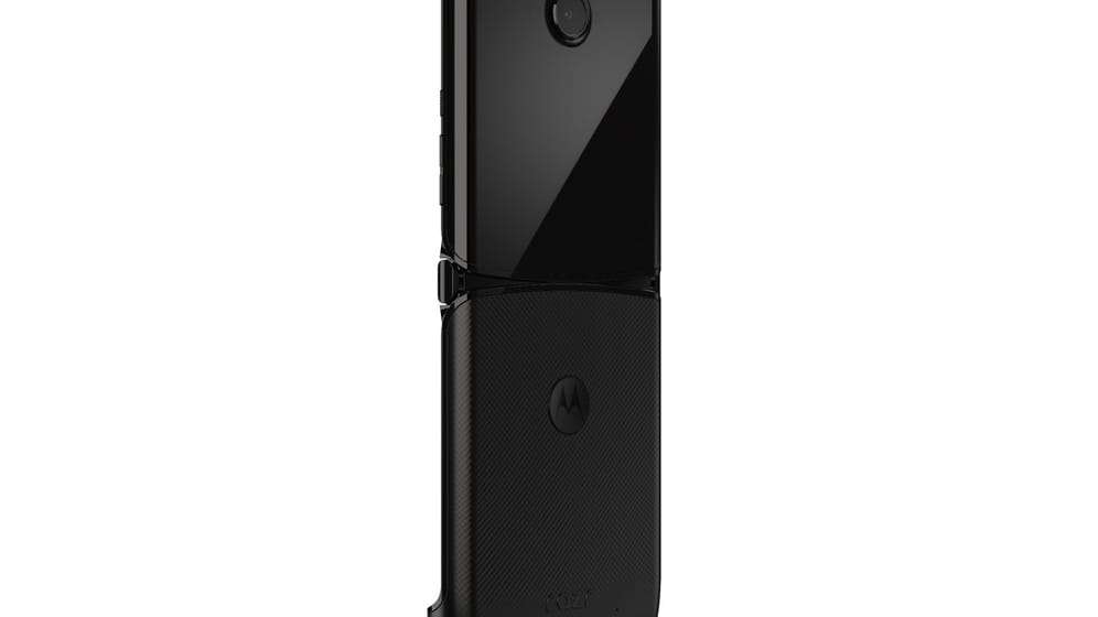 Aufklappt ist das Motorola Razr ein schlankes Smartphone mit 6,2 Zoll großem Display.