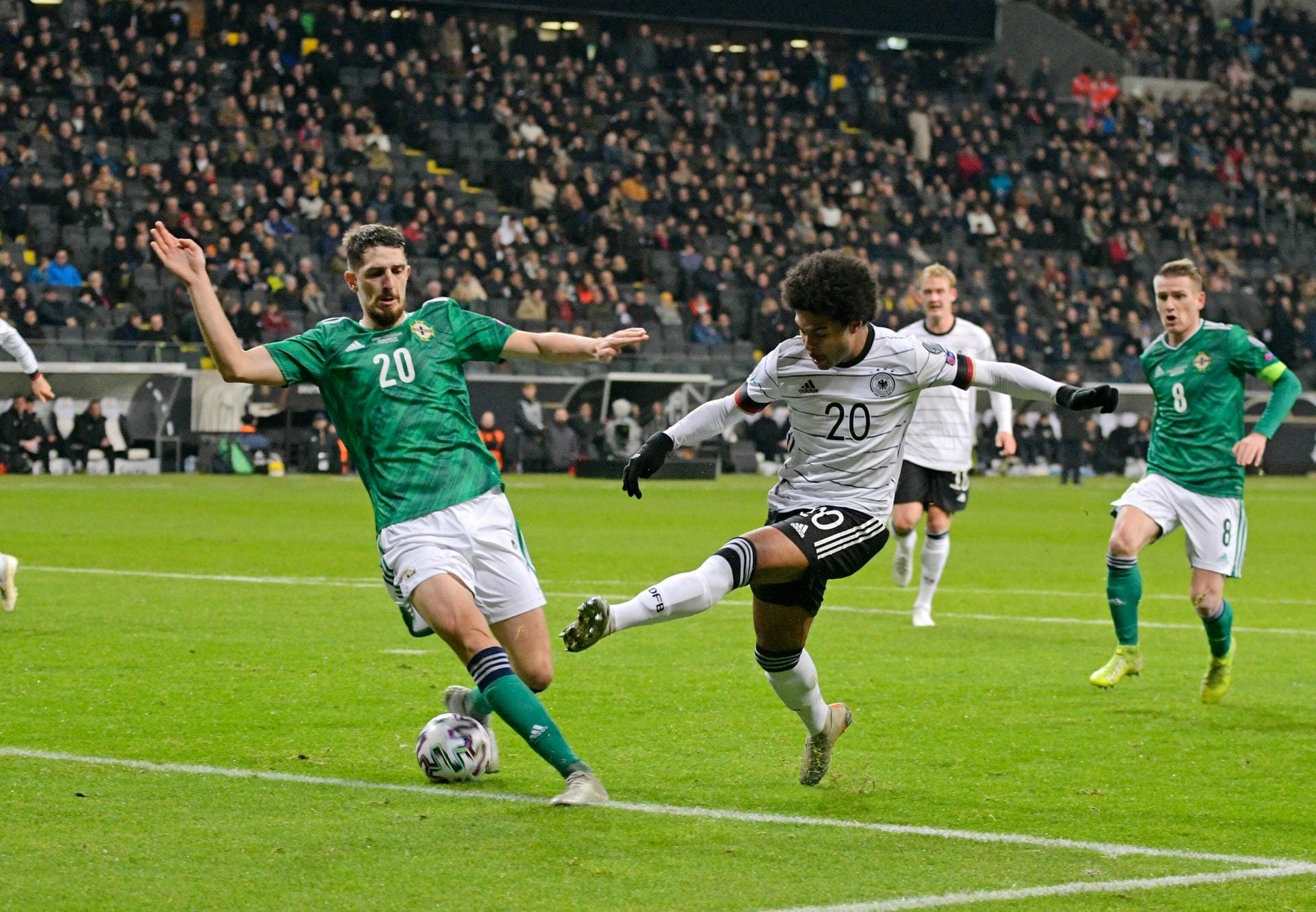 Die deutsche Nationalmannschaft hat am Dienstagabend im letzten EM-Qualifikationsspiel gegen Nordirland gewonnen. Das Team siegte mit souverän mit 6:1. t-online.de hat die internationalen Pressestimmen zum deutschen Kantersieg zusammengestellt.