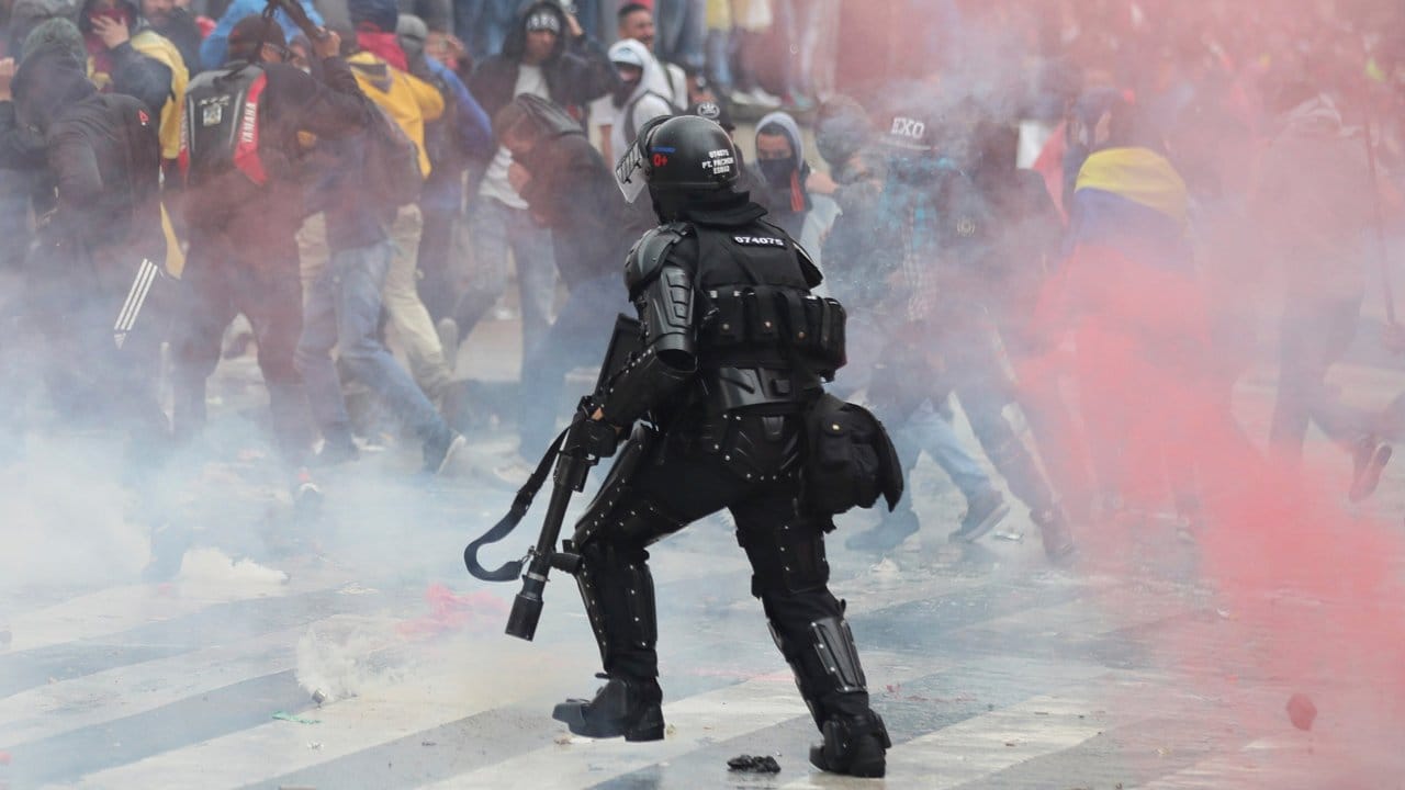 Studenten, Bauern und Arbeiter marschierten von verschiedenen Punkten zum Zentrum der Hauptstadt Bogota.