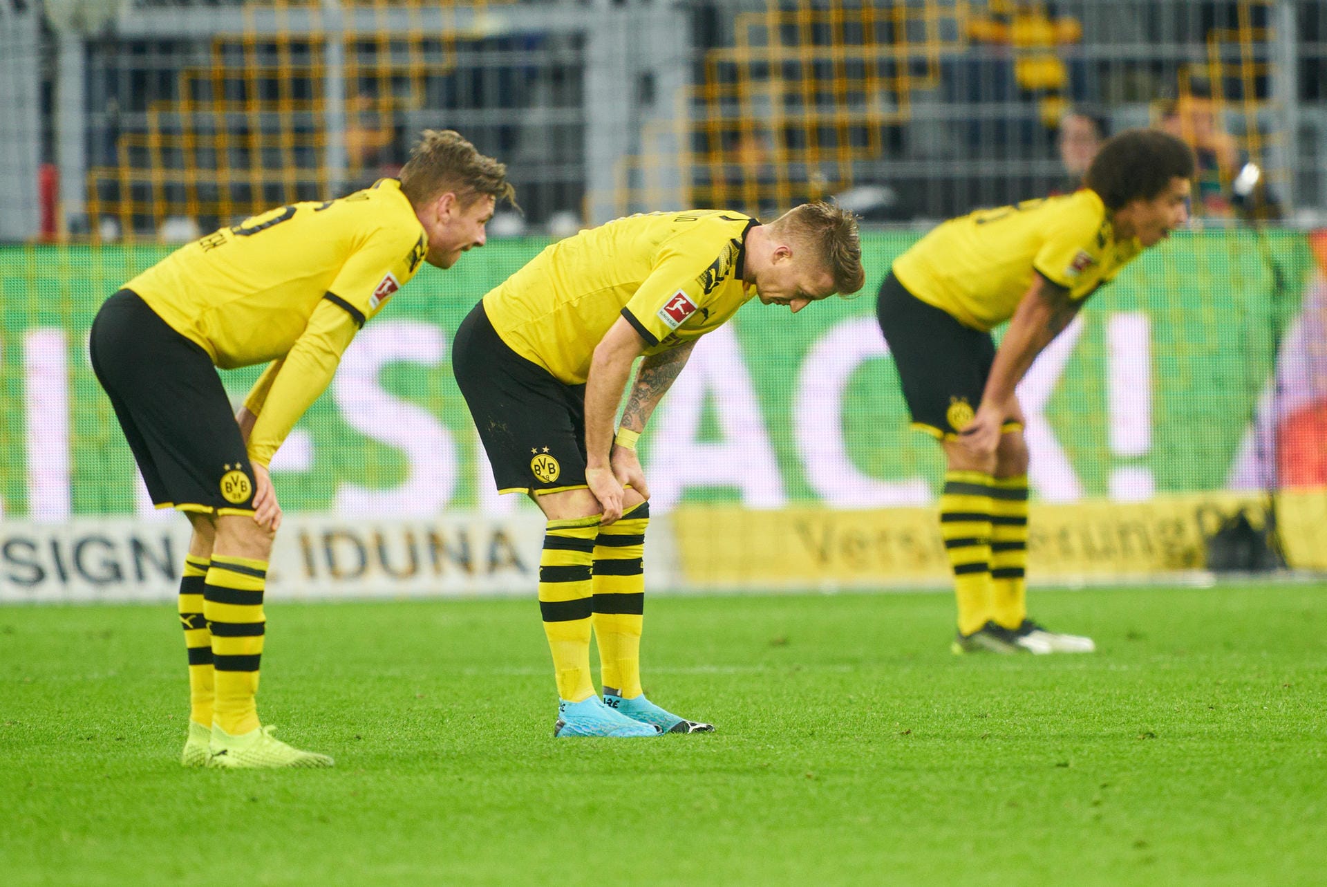 Beinahe hätte Borussia Dortmund gegen den SC Paderborn verloren. Nur dank eines Last-Minute-Treffers von Marco Reus retteten die Dortmunder noch ein 3:3. Dennoch waren sie alles andere als zufrieden. t-online.de hat die Stimmen zum Spiel gesammelt.