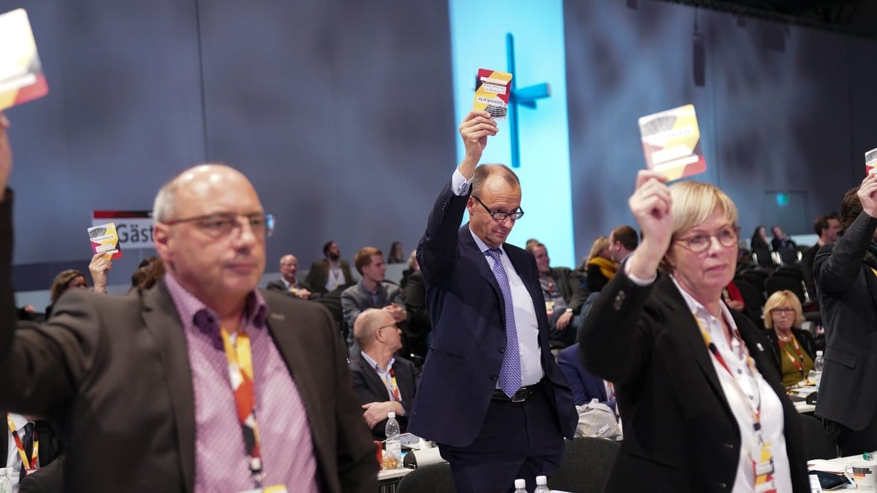 Abstimmung beim CDU-Bundesparteitag. Abstimmung beim CDU-Bundesparteitag.