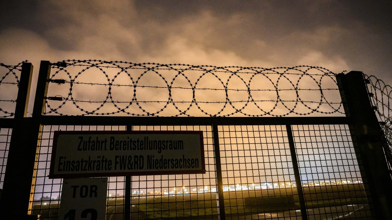 Zaun vor dem Bremer Flughafen. Zaun vor dem Bremer Flughafen.