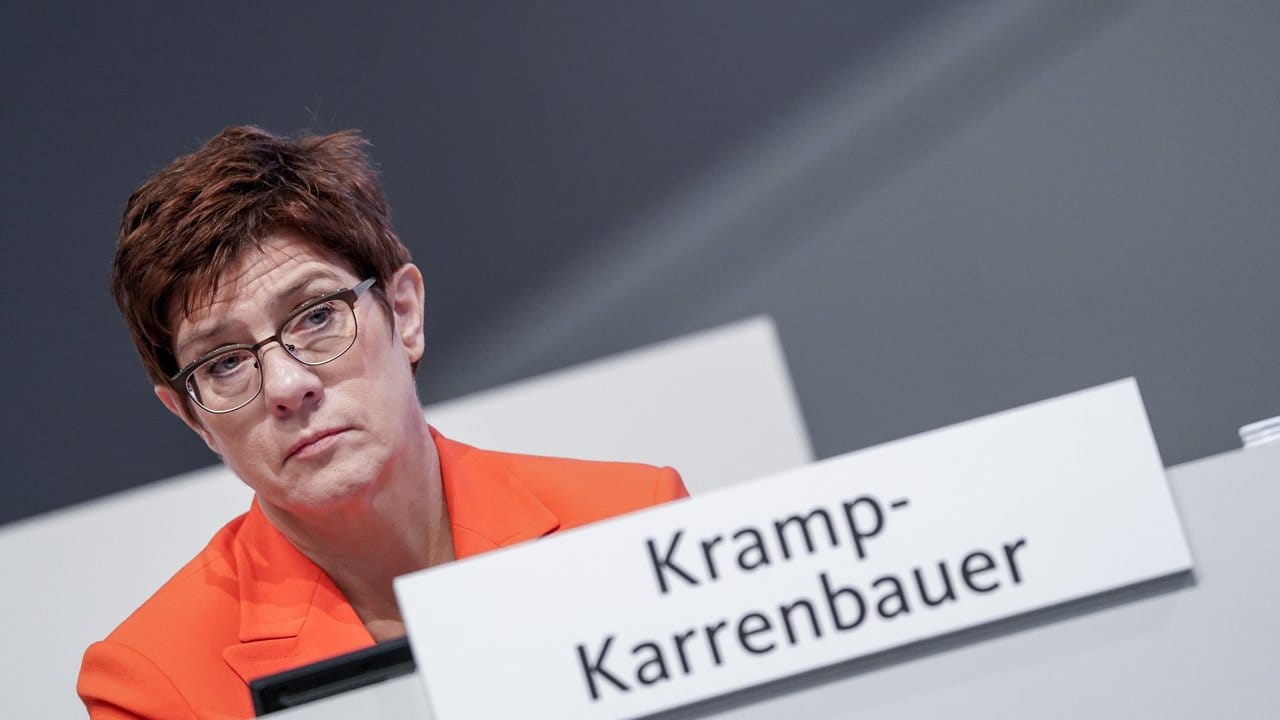 Annegret Kramp-Karrenbauer hat als CDU-Vorsitzende traditionell den ersten Zugriff auf die Kanzlerkandidatur. Annegret Kramp-Karrenbauer hat als CDU-Vorsitzende traditionell den ersten Zugriff auf die Kanzlerkandidatur.
