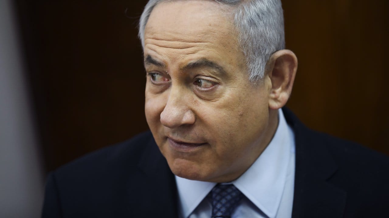 Benjamin Netanjahu, Ministerpräsident von Israel, ist wegen Korruption angeklagt.