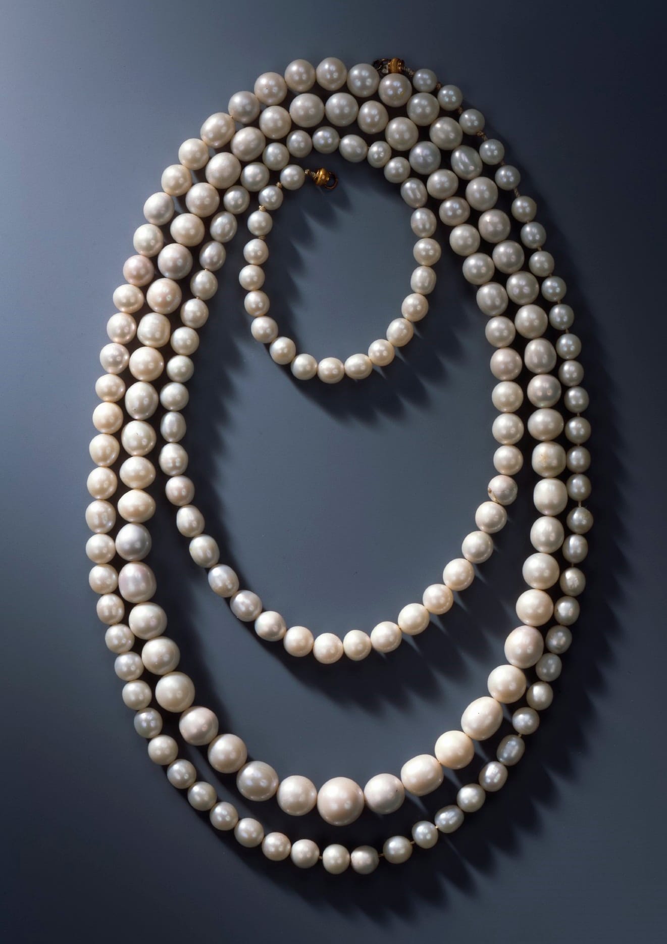 Juwelendiebstahl in Dresden: Diese Kette besteht aus 177 sächsischen Perlen, die vor 1734 aus den vogtländischen Gewässern gewonnen und zwischen 1927 und 1937 zur Kette aufgereiht wurden.