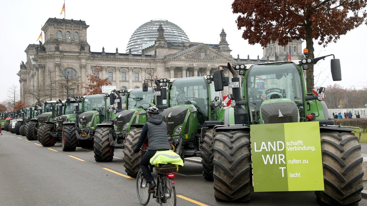 Bauern aus ganz Deutschland demonstrieren gegen die Agrarpolitik der Bundesregierung.