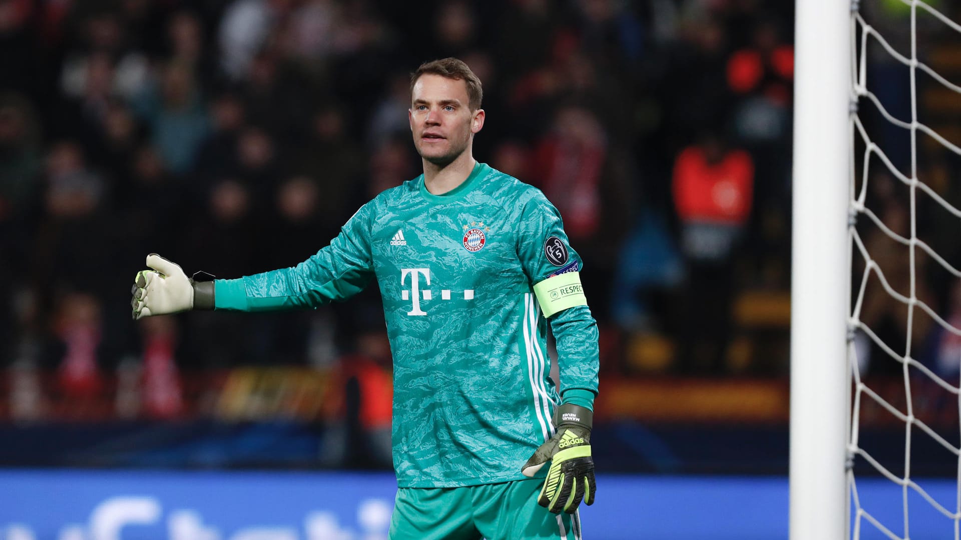 Manuel Neuer: Der 33-jährige Keeper konnte nach dem Spiel sämtliche Choreographien der serbischen Fans nacherzählen, soweit war Roter Stern von seinem Tor entfernt. Hatte nur bei einem abgefälschten Flankenball Gelegenheit, sich auszuzeichnen. Note 3