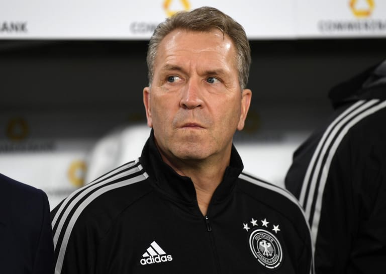 Andreas Köpke (57): Torwarttrainer. Der aktuelle Bundestorwarttrainer ist ein Weggefährte Klinsmanns: Gemeinsam feierten sie als Spieler 1990 den WM-Titel und 1996 den EM-Titel. Seine Position beim DFB behält Köpke weiterhin, pausiert aber bis zum Winter.