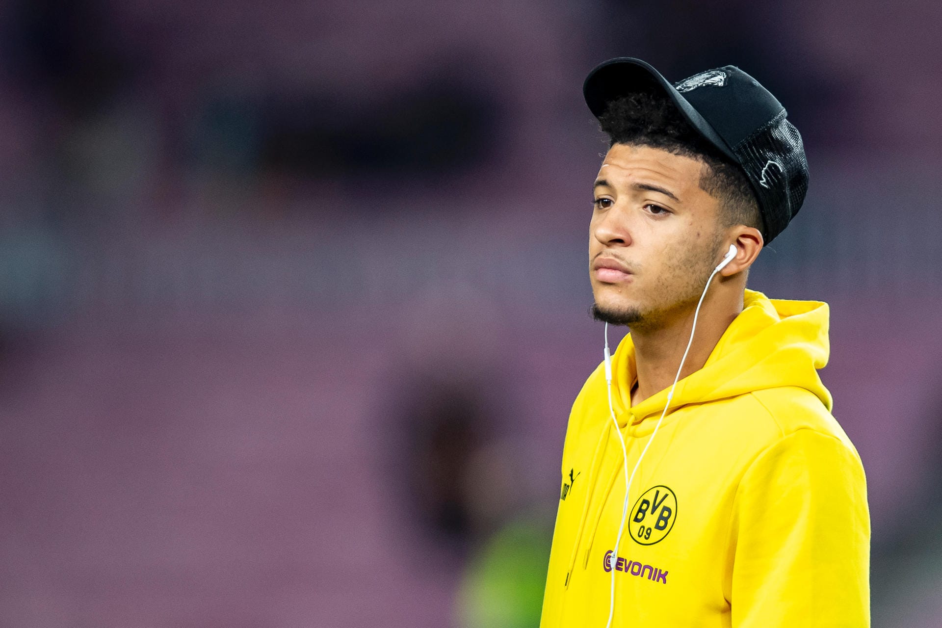 The Sun (England): "Jadon Sancho scheiterte, weil ihm der Fokus gefehlt hat. Aber er erzielte einen Treffer bei der Niederlage gegen Barcelona." The Sun (England): "Jadon Sancho scheiterte, weil ihm der Fokus gefehlt hat. Aber er erzielte einen Treffer bei der Niederlage gegen Barcelona."