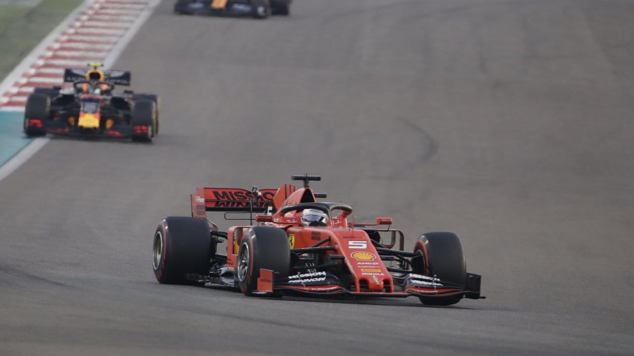 Das letzte Rennen der Saison bringt Sebastian Vettel nur Rang fünf.