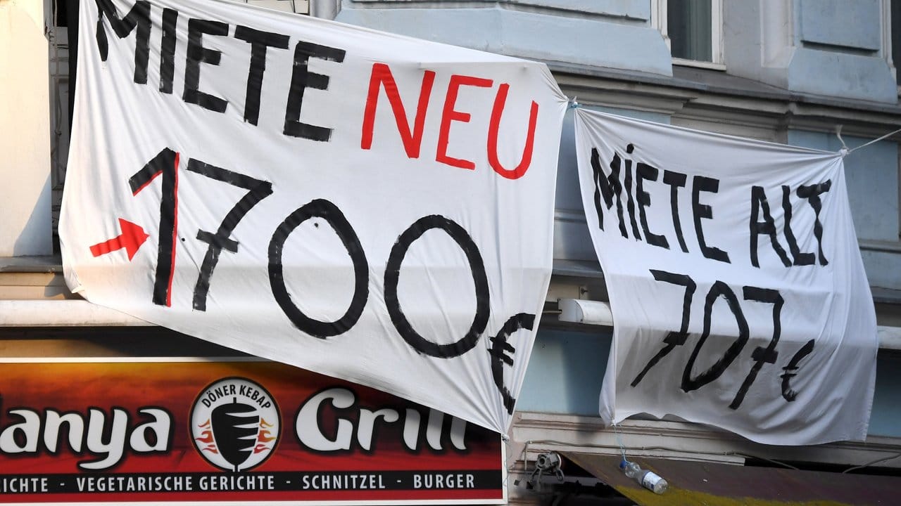 Vermieter können bei Mieterhöhungen mit den Preisen argumentieren, die in der Nähe üblich sind. Vermieter können bei Mieterhöhungen mit den Preisen argumentieren, die in der Nähe üblich sind.