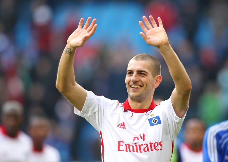 Mladen Petric (2008-2012): Der Kroate schoss in seiner Zeit beim HSV 38 Tore in 99 Spielen. Als sein Vertrag nicht verlängert wurde, war er einige Jahre in der Premier League aktiv. 2016 beendete er schließlich seine Fußball-Karriere bei Panathinaikos Athen. Petric engagiert sich seither für soziale Projekte und ist TV-Experte bei Sky.
