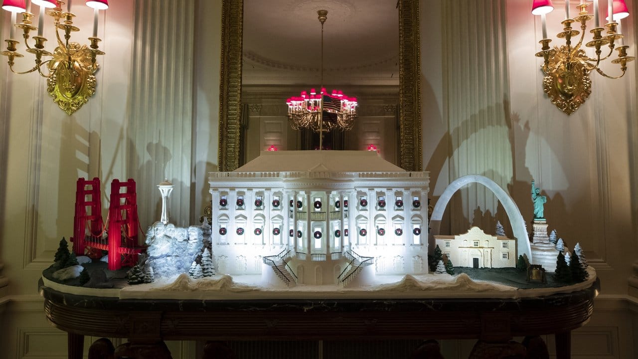 Das Weiße Haus aus Lebkuchen - flankiert von weiteren Wahrzeichen der USA . Das Weiße Haus aus Lebkuchen - flankiert von weiteren Wahrzeichen der USA .
